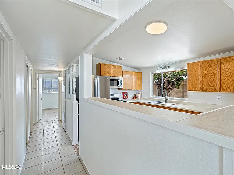 104 N Douglas Ave — Photo 22