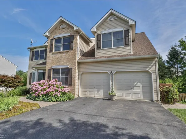 2321 Old Towne Rd, Nazareth, PA 18064