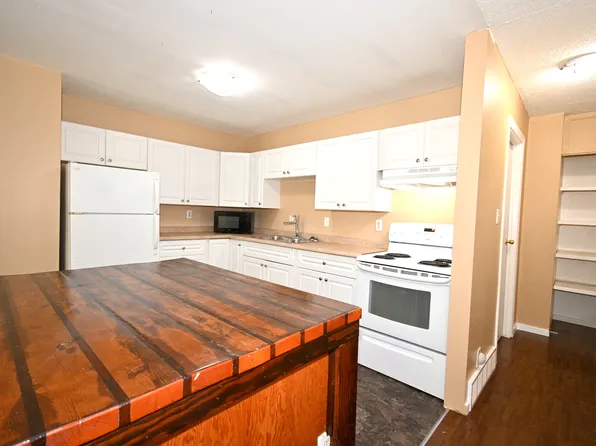 2428 Oak St #A, Prince George, BC V2L 2A4