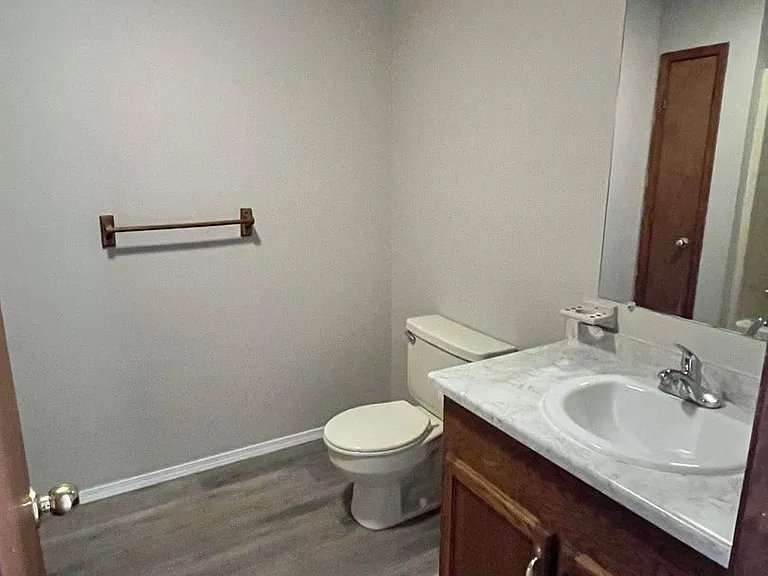 20307 Sedalia Rd — Photo 9