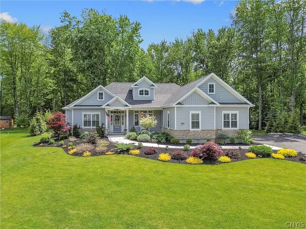 4309 Tiger Lily Path, Liverpool, NY 13090