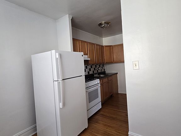 4th image of 1717 W North Shore Ave #2C
