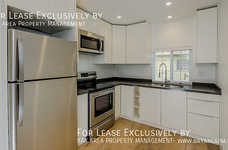 697 Iris Ave #B — Photo 4