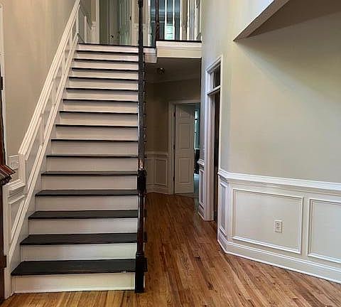 5th image of 208 Huntington Ct
