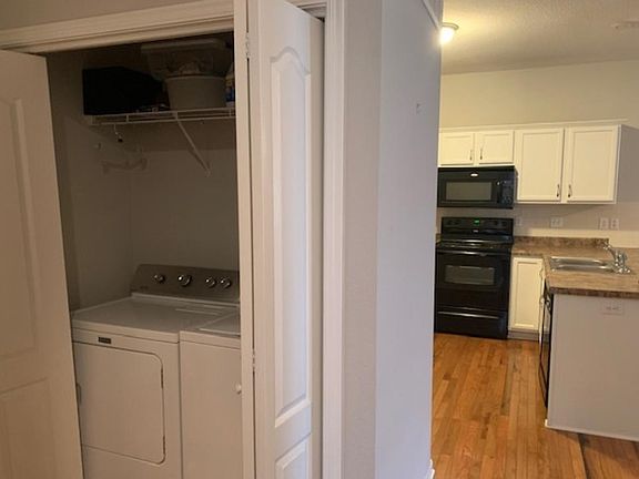 3rd image of 9336 N Gower Ave