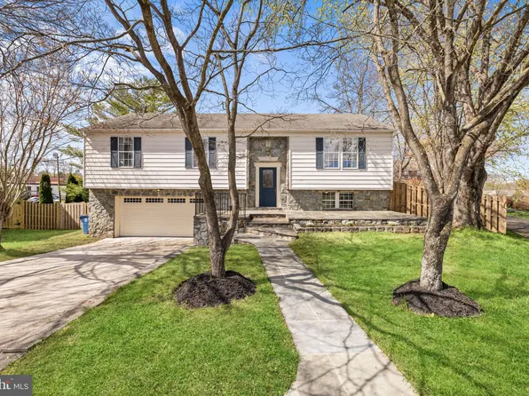 6104 Broadwick Ct, Burke, VA 22015