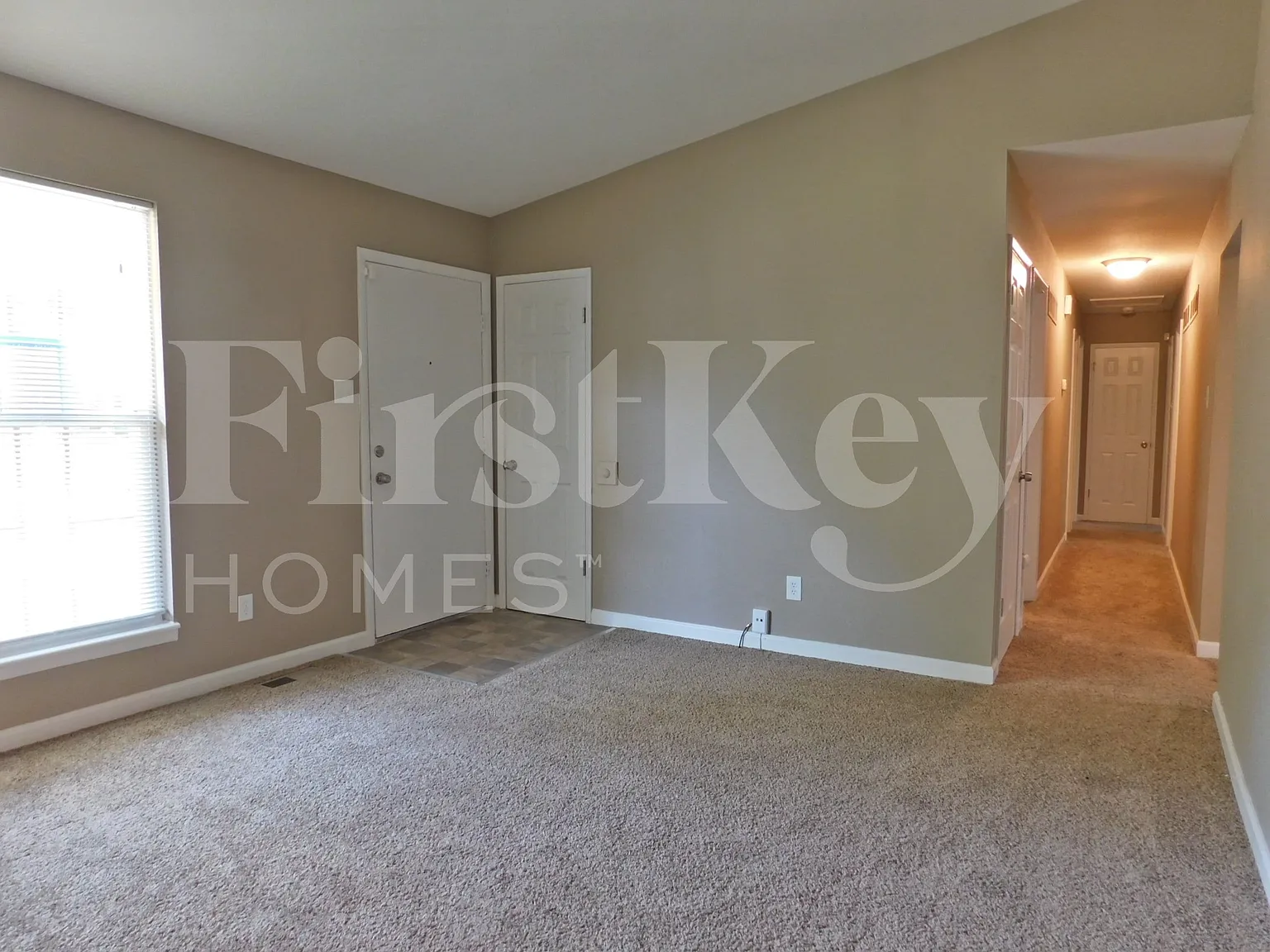 4 bed, 3.0 bath, 1089 sqft, $1,965 — Photo 3