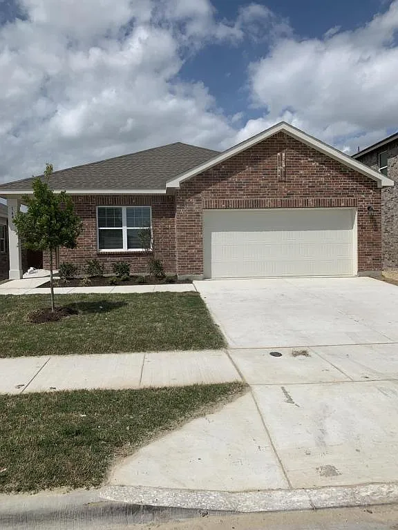 1640 Hossler Trl — Photo 1