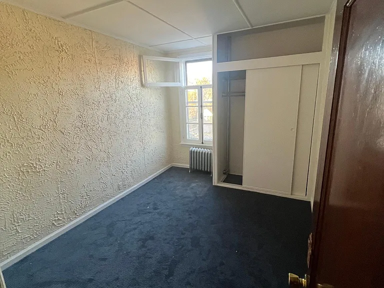 220 Hillside Pl — Photo 5
