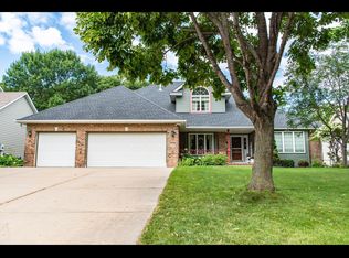 6508 Fawn Ln, Lino Lakes, MN 55014