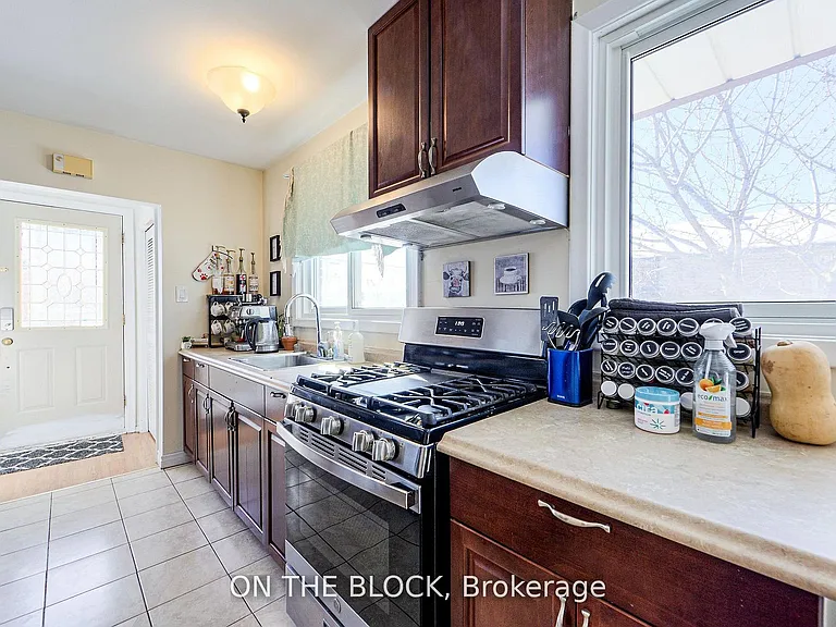 151 Nugent Dr #UPPER — Photo 5
