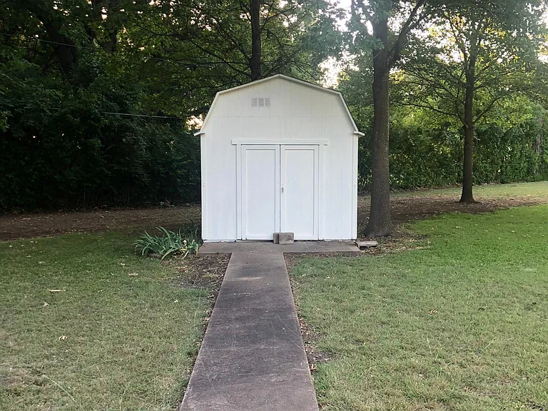 121 Walnut Ct — Photo 17