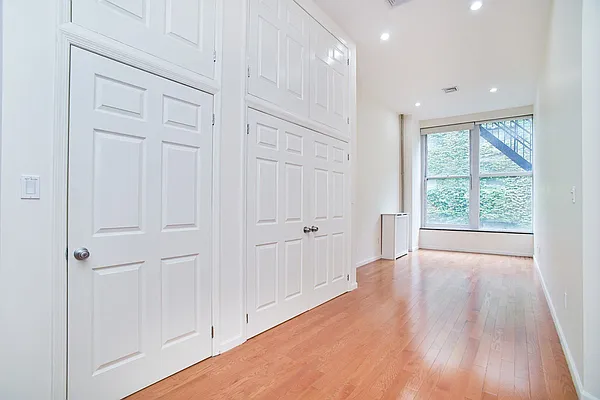 Rented by Streetwise NYC LLC | media 21