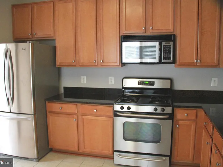1520 N Point Dr #301 — Photo 3