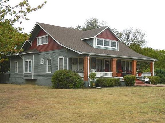 3rd image of 703 N Parmele St