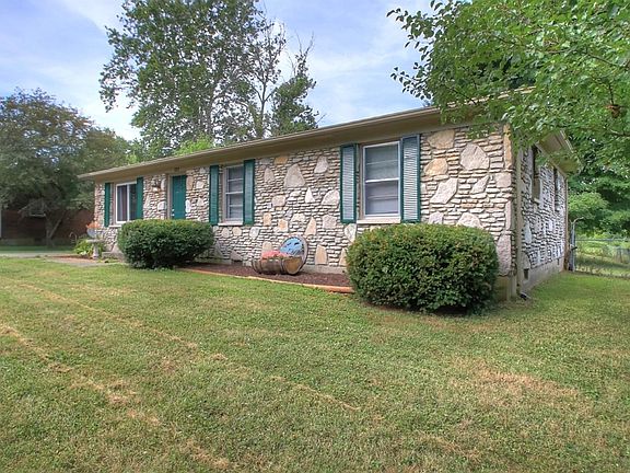 3rd image of 222 Farmers Ln
