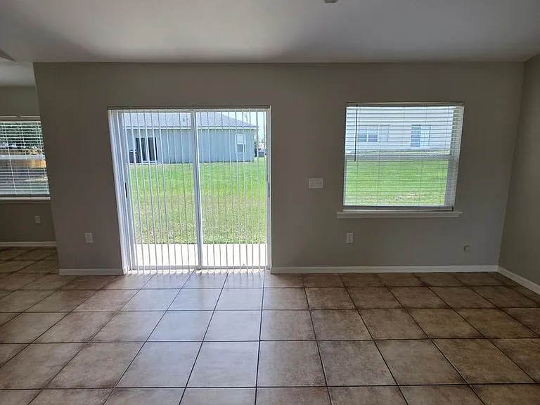 106 Herring Ln — Photo 6