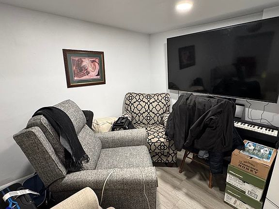 2nd image of 1254 N Bosworth Ave #1B