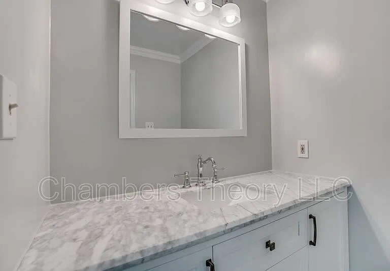 1003 Jennifer Ln — Photo 11