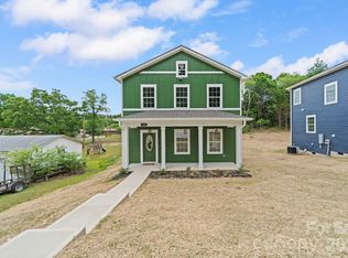 908 Dewey St, Badin, NC 28009