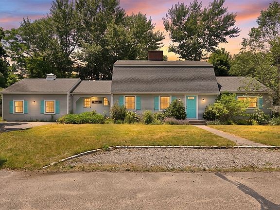 2nd image of 25 Manor Way