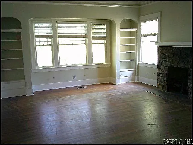 106 Fountain Ave — Photo 2