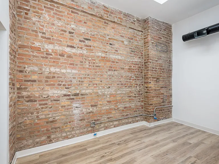 1907 S Blue Island Ave #4 — Photo 14