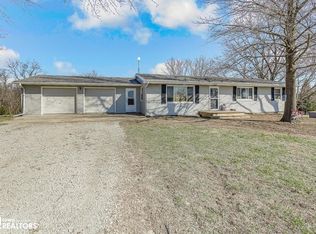 1043 260th St, Tracy, IA 50256