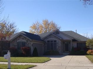 611 O'Hagan Dr, Crown Point, IN 46307