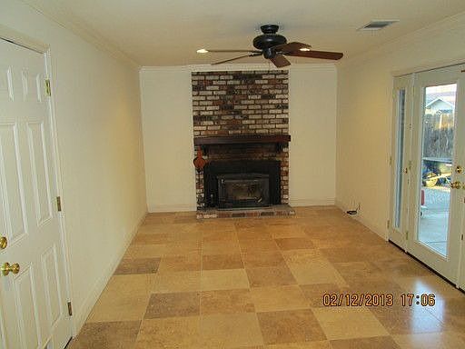 4th image of 442 Wilmington Way