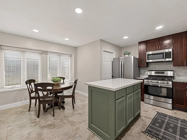 22939 Indian Ridge Dr — Photo 11
