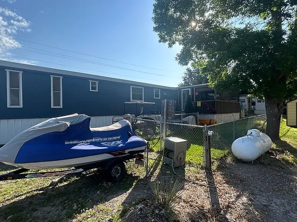 17 Anchor Rd, Lemoyne, NE 69146