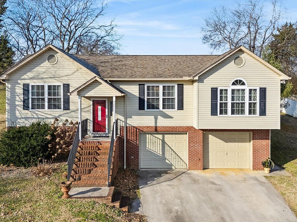 1st image of 610 Brookhollow Trl