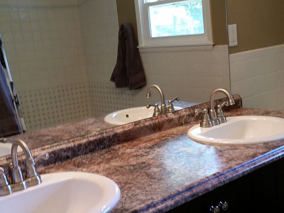 Full bath, double sinks