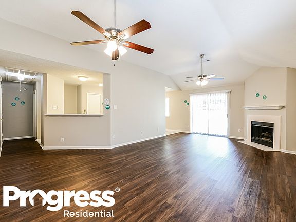 4th image of 18122 Gravenhurst Ln