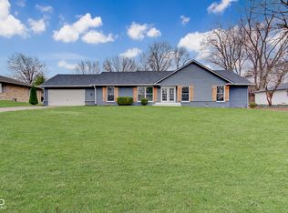 923 Leisure Ln, Greenwood, IN 46142