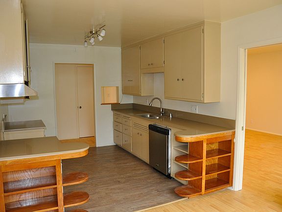 5th image of 1053 18th St APT F