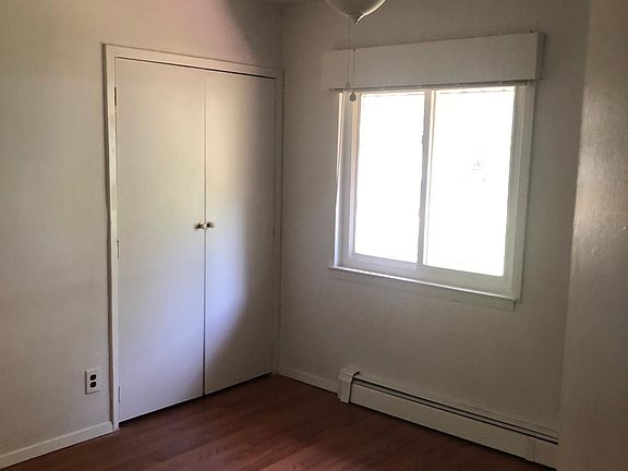 5th image of 31 Clematis St