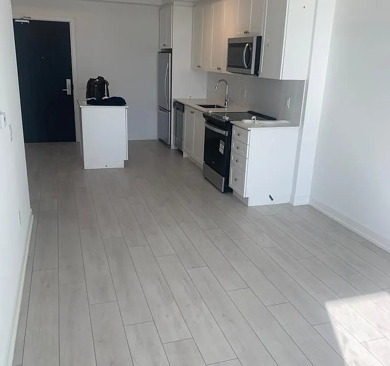 55 Duke St W #706