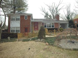 3102 Woodhollow Dr, Chevy Chase, MD 20815