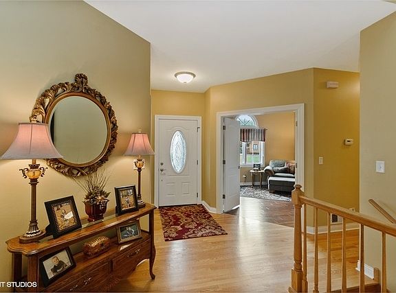 2nd image of 976 Westshore Dr