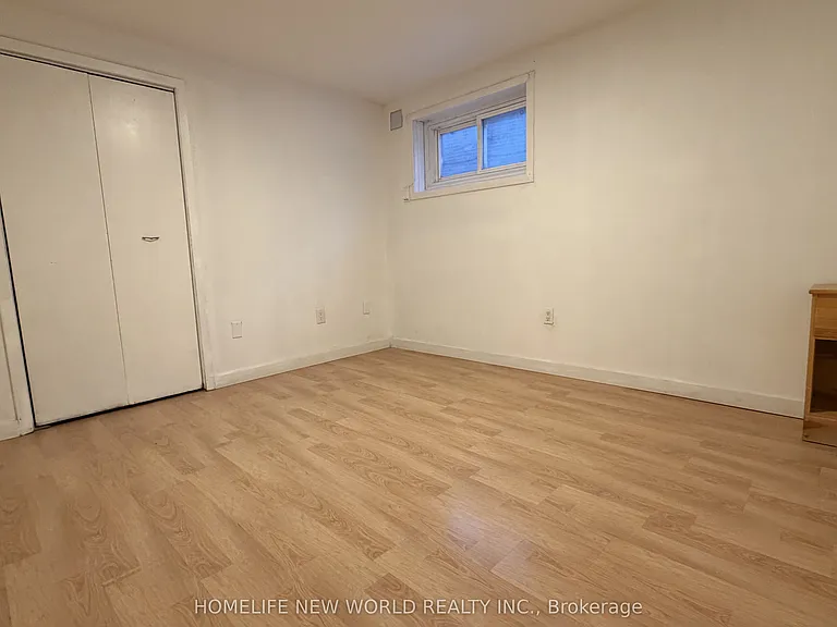 135 Pineway Blvd #LOWER LEVEL — Photo 10