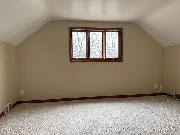 3rd image of 2414 Michigan Ave Unit 2