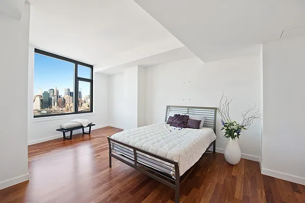 Sold by Nest Seekers International | media 25