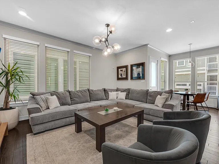 1512 Dyer Lake Ln — Photo 12