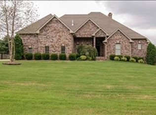 760 Dixie Bee Rd, Clarksville, TN 37043