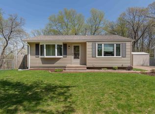 9405 11th St W, Rock Island, IL 61201