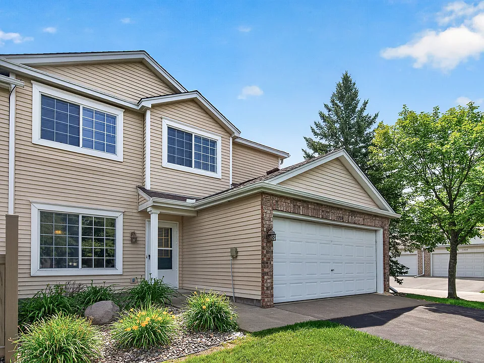 11208 Providence Ln