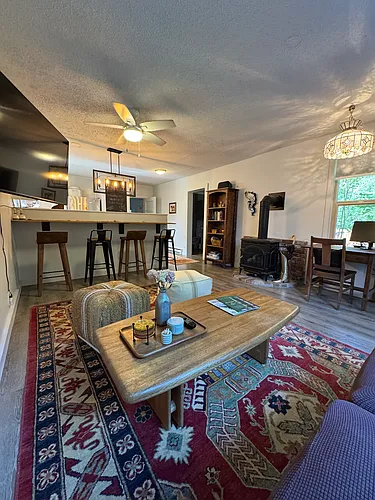 1047 Columbia Ave #A Photo 1 1047 Columbia Ave #A Photo 1