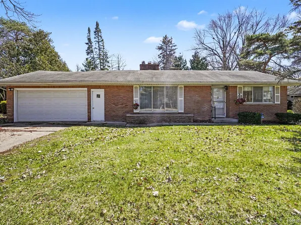 3617 Circle Dr, Flint, MI 48507